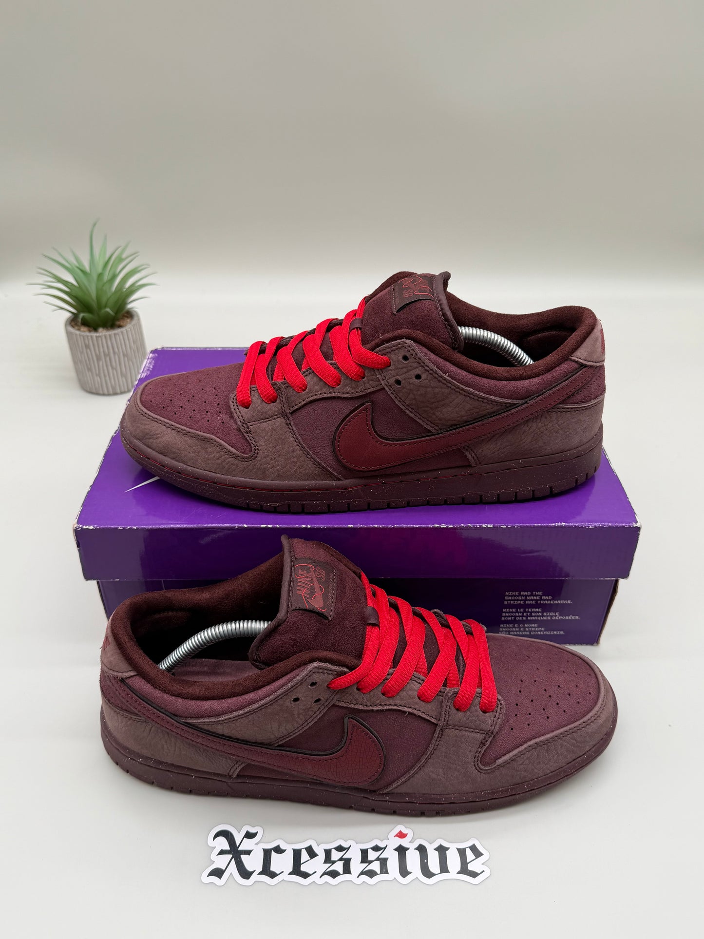 Nike SB Dunk Low City of Love Burgundy Crush