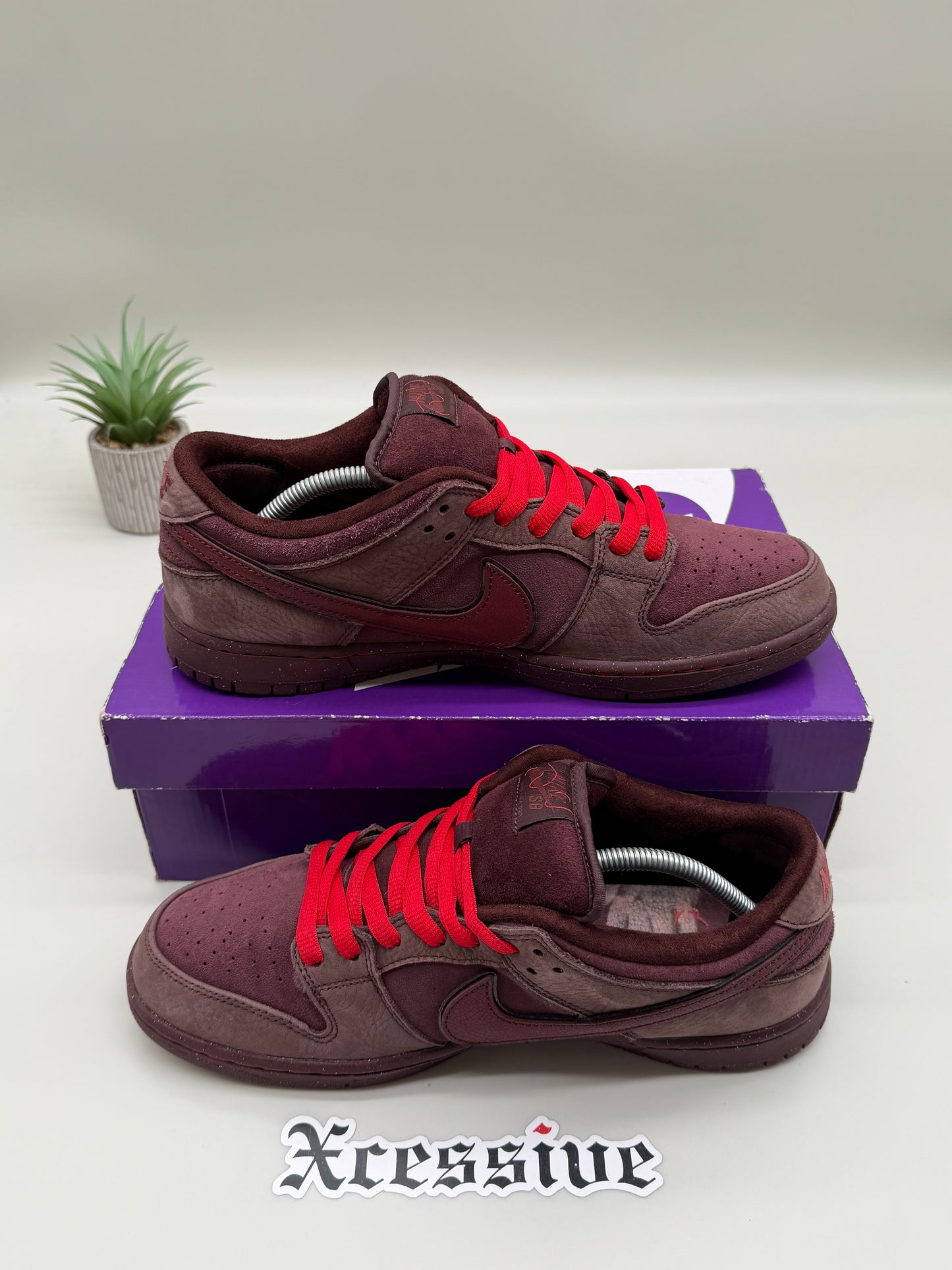 Nike SB Dunk Low City of Love Burgundy Crush