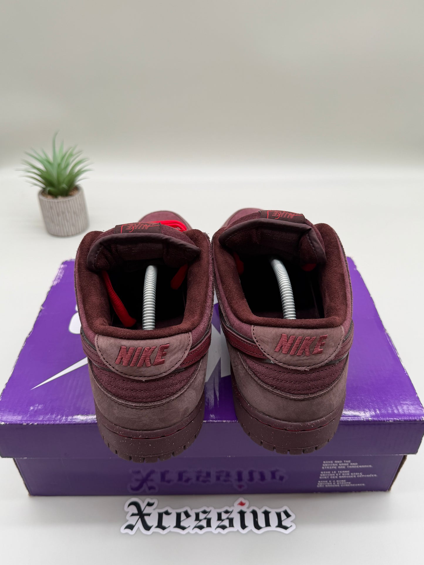 Nike SB Dunk Low City of Love Burgundy Crush