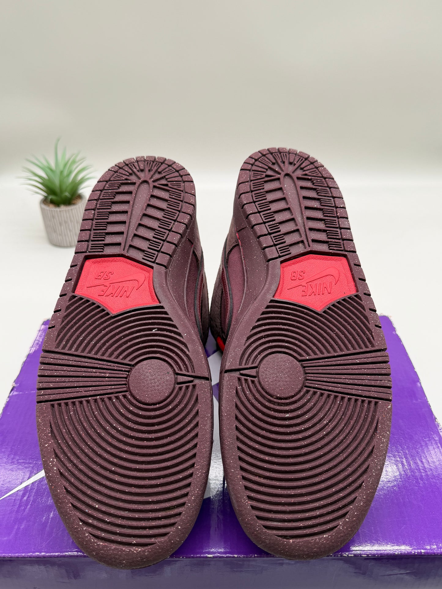 Nike SB Dunk Low City of Love Burgundy Crush