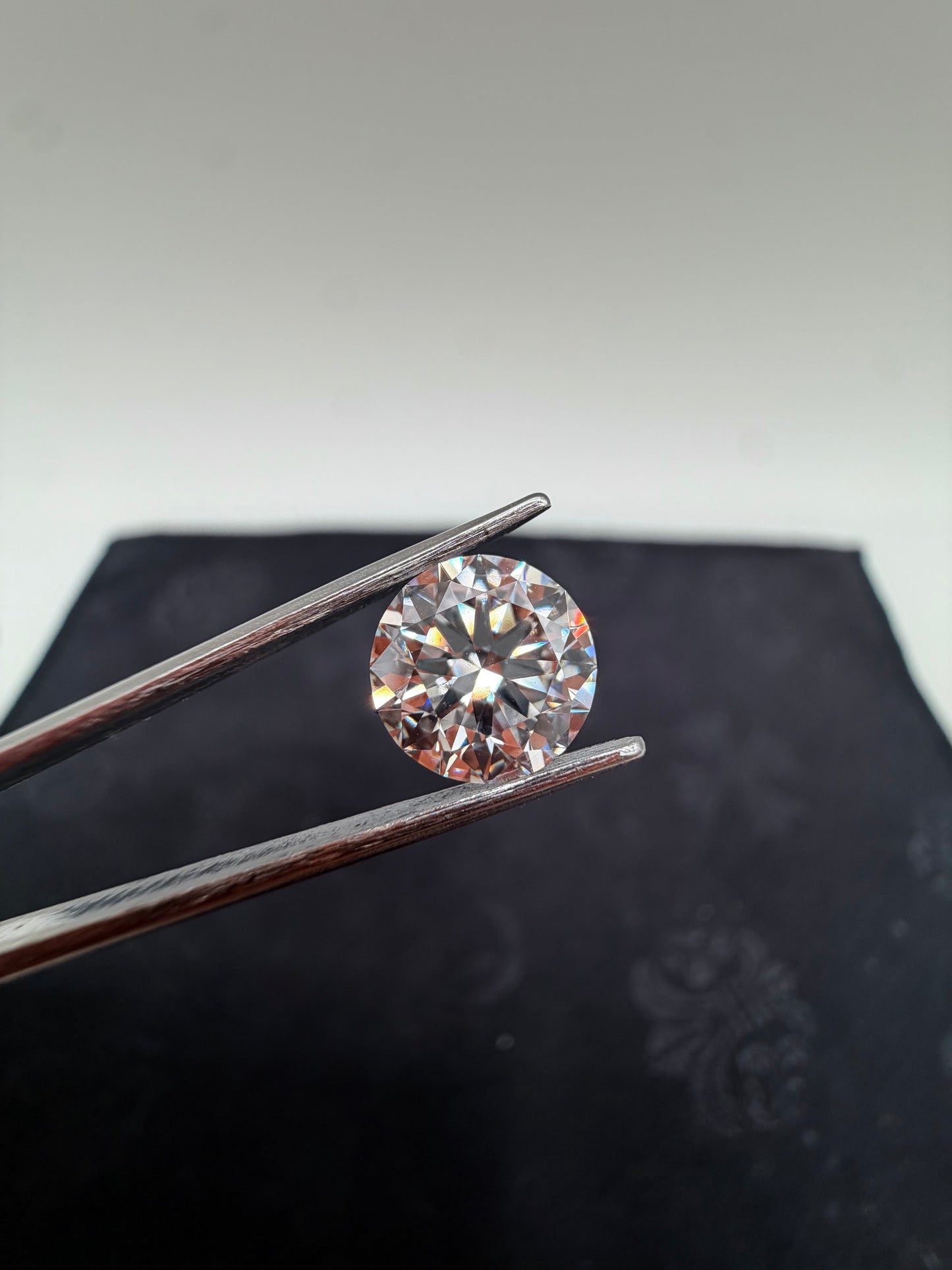 Lab Grown 1.96 Ct Round Diamond