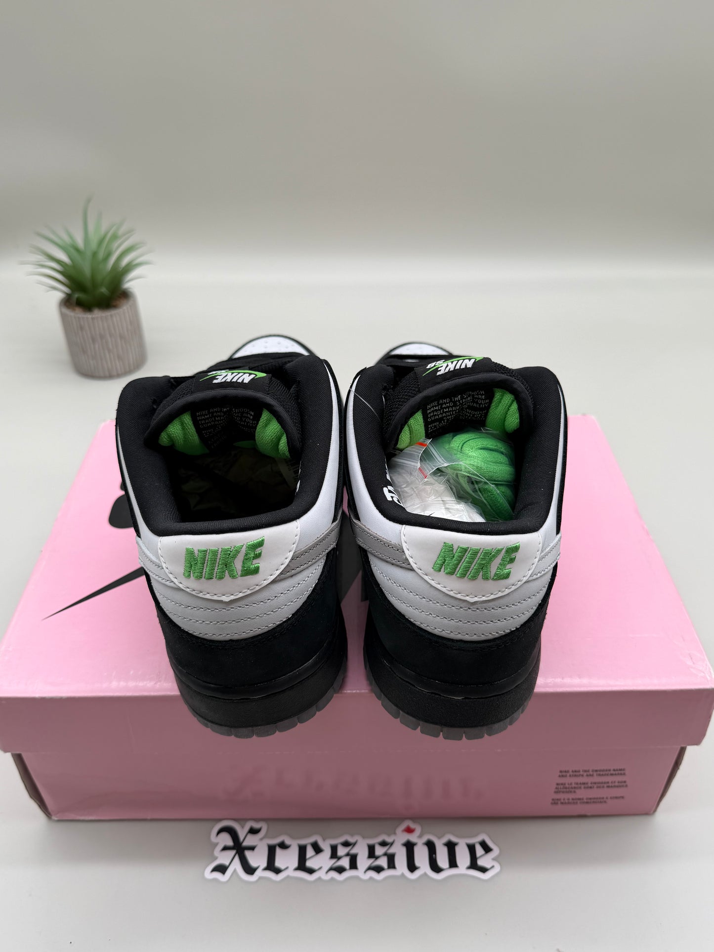Nike SB Dunk Low Panda Pigeon