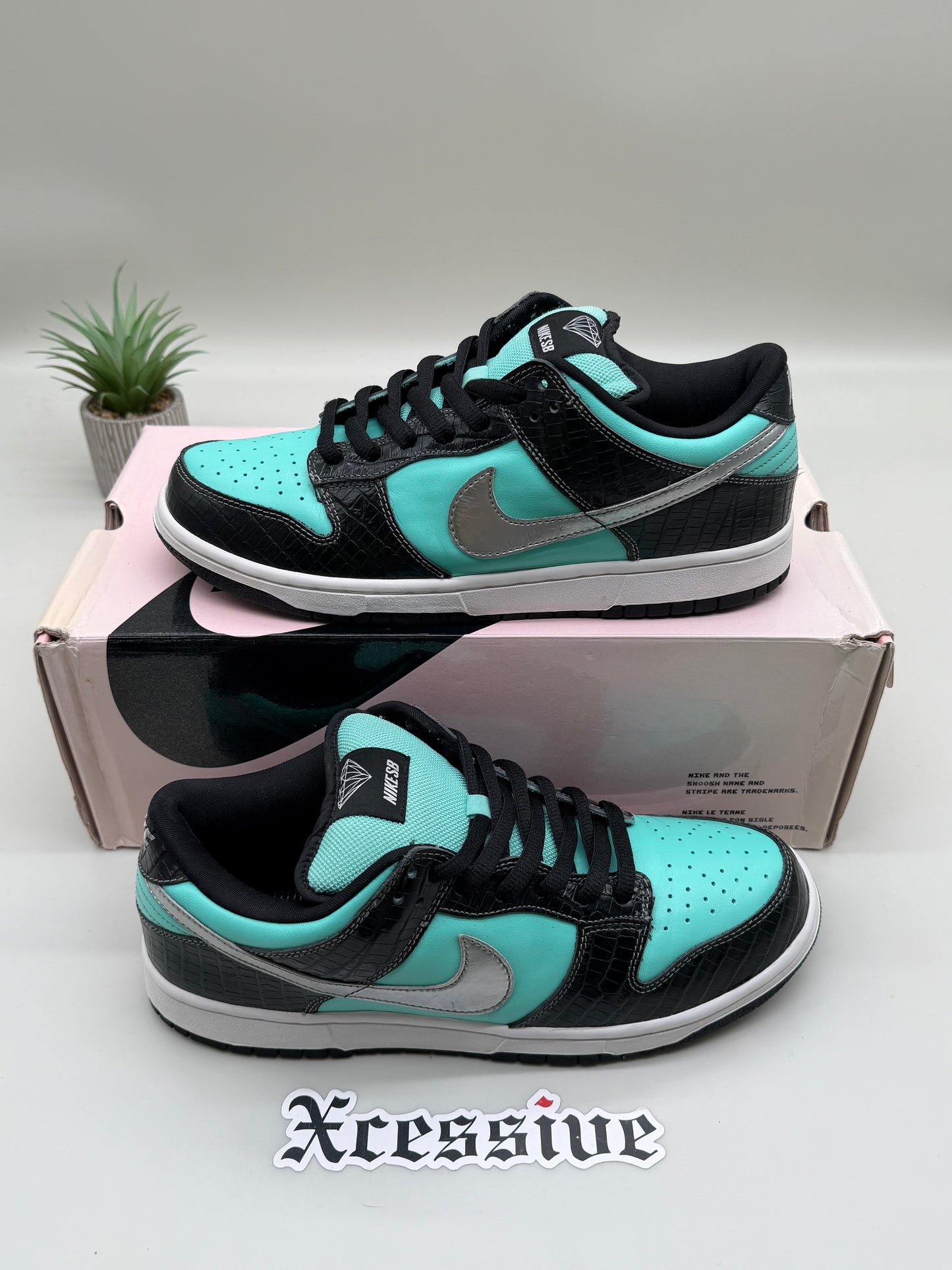 Nike SB Dunk Low Diamond Supply Co.