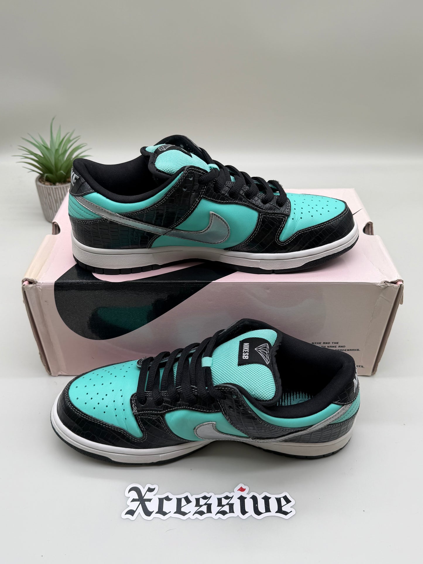 Nike SB Dunk Low Diamond Supply Co.