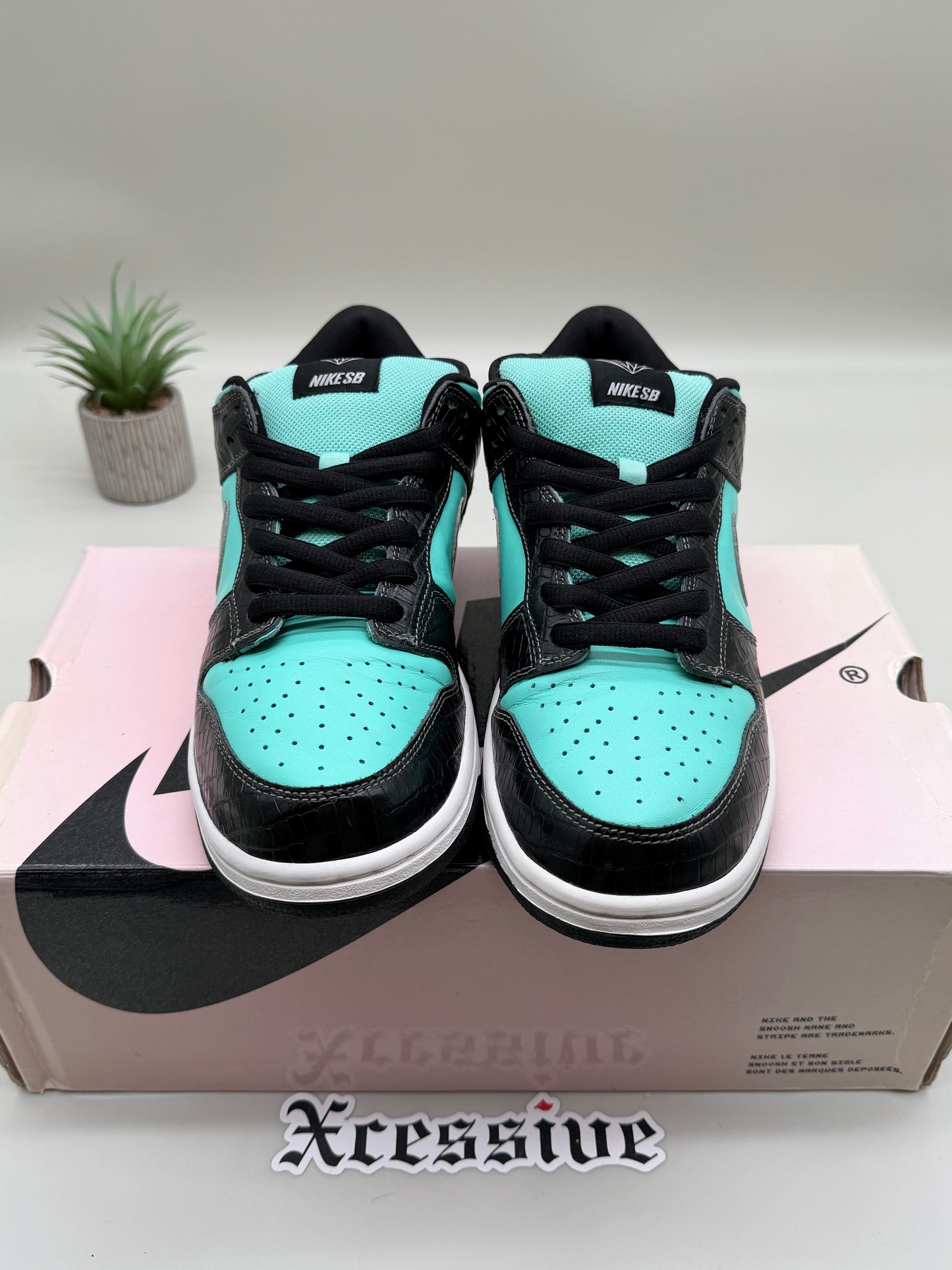 Nike SB Dunk Low Diamond Supply Co.