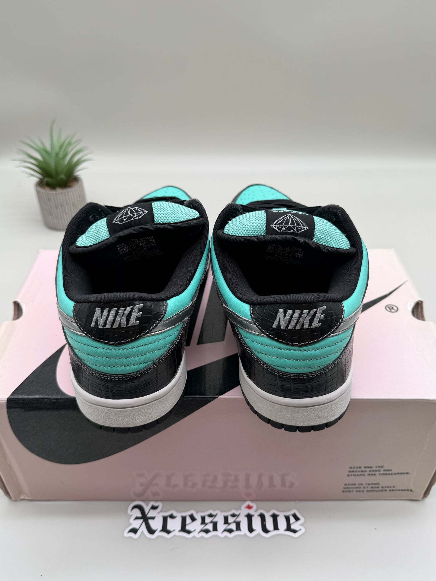 Nike SB Dunk Low Diamond Supply Co.