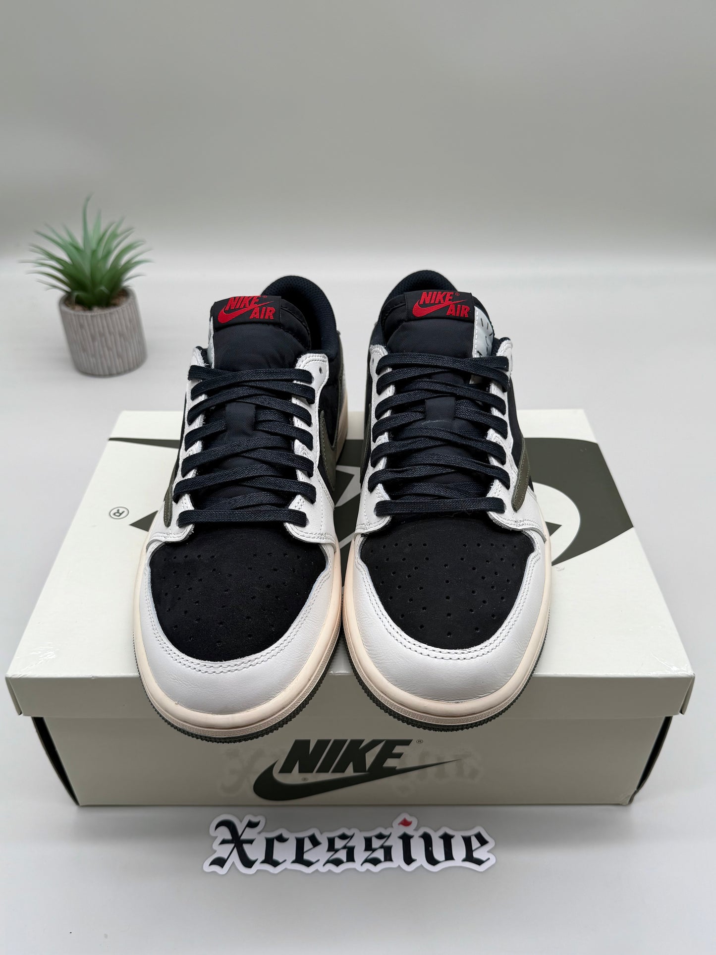 Jordan 1 Low Travis Scott Olive