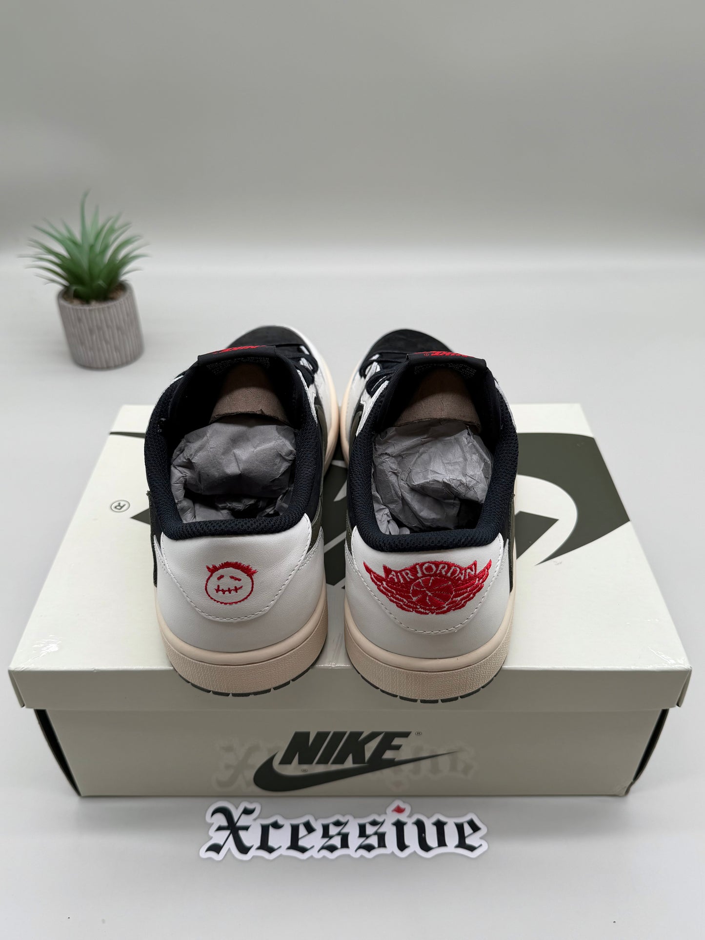 Jordan 1 Low Travis Scott Olive