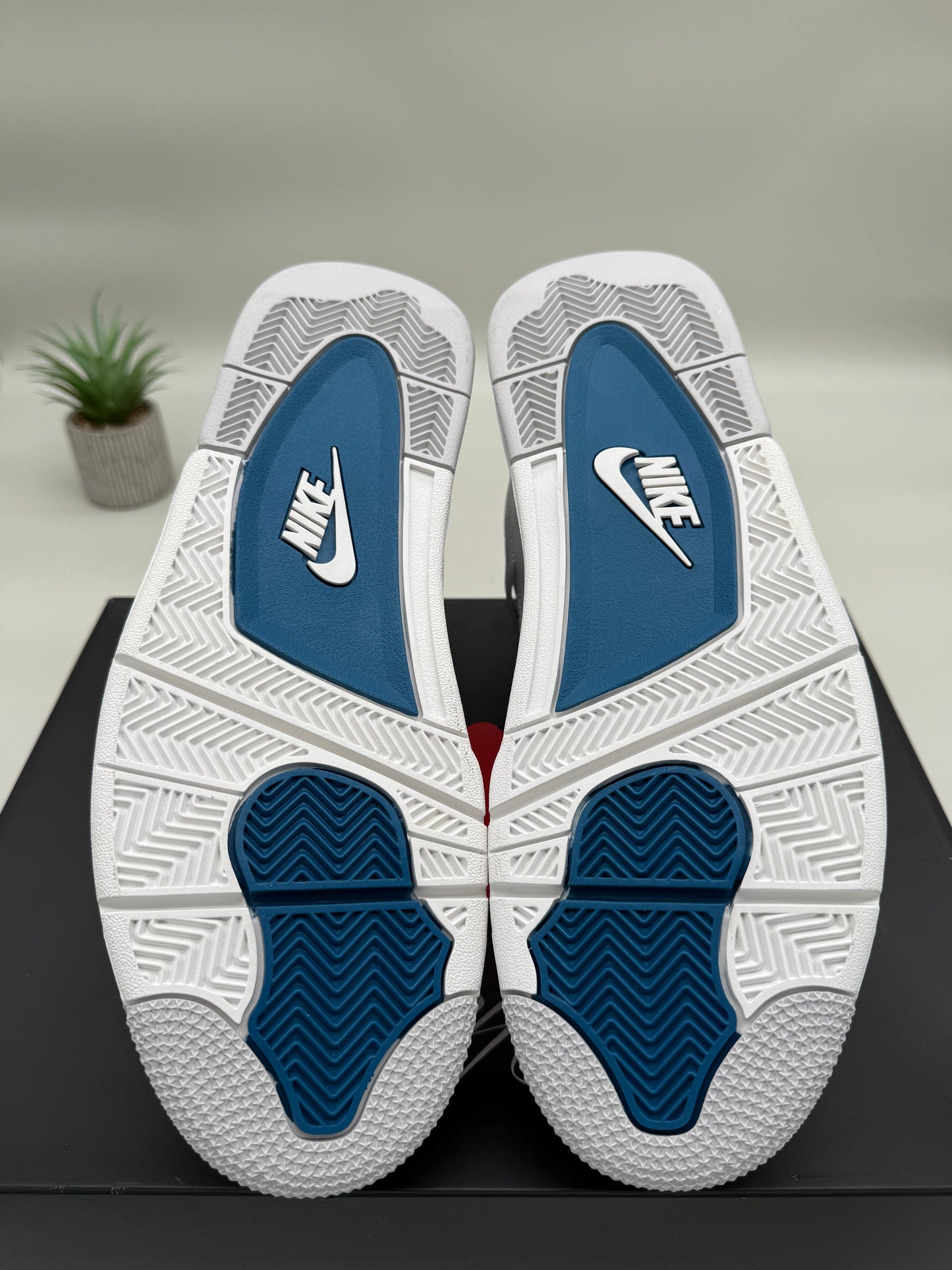 Jordan 4 Military Blue