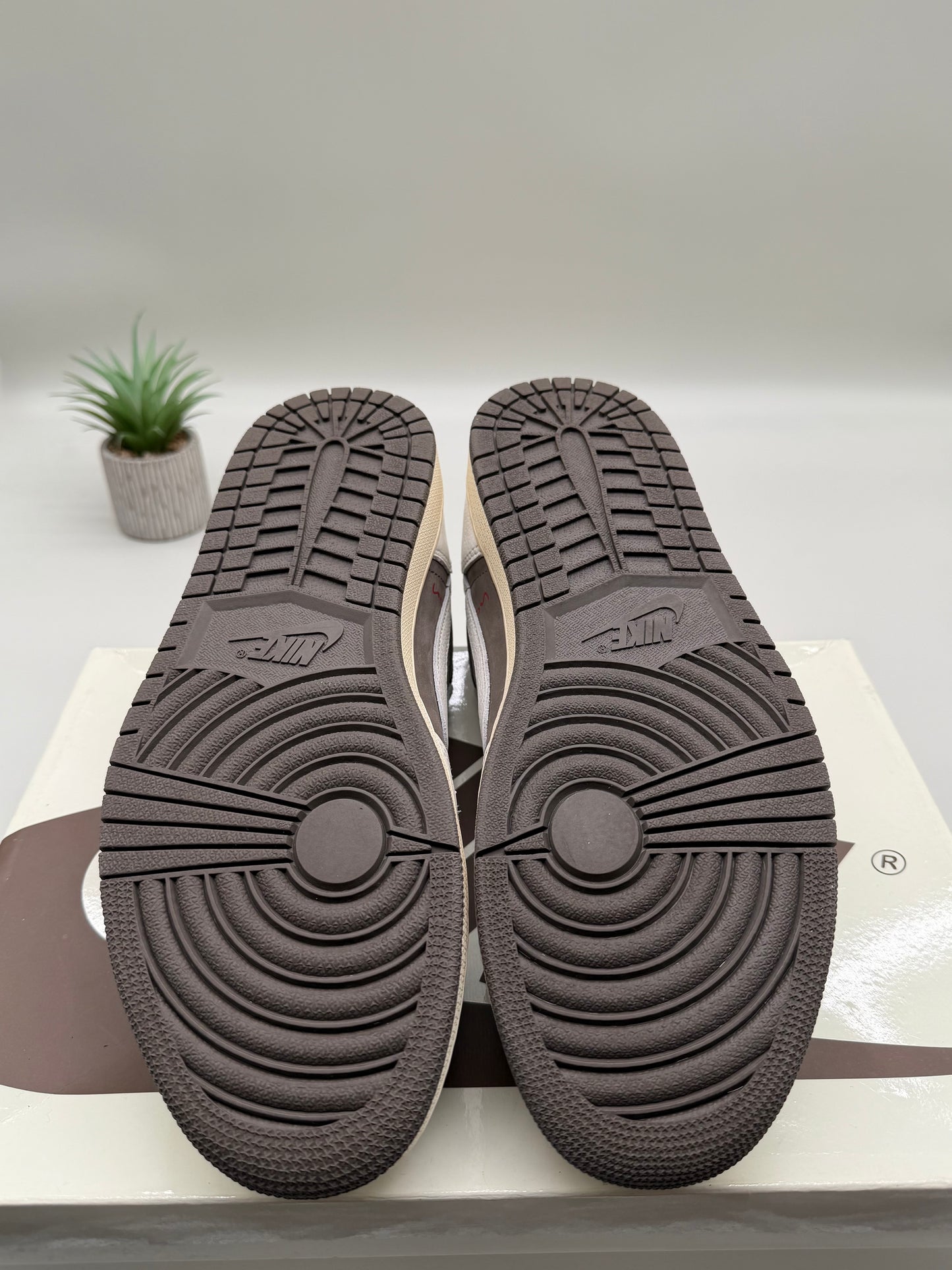 Jordan 1 Low Travis Scott Reverse Mocha