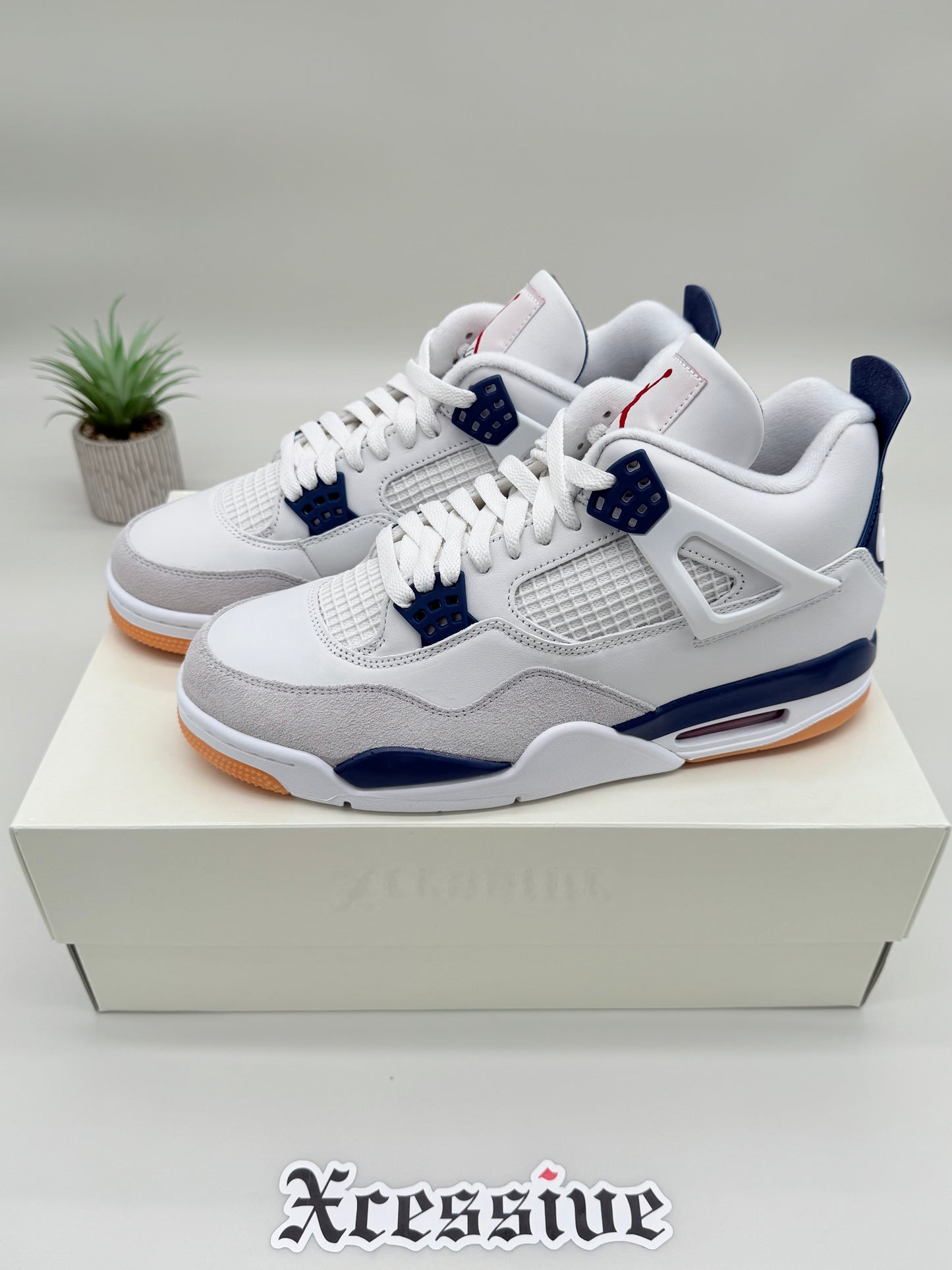 Jordan 4 SB Navy